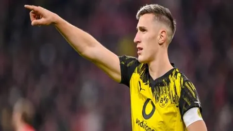 孙颖莎对王曼昱：亚洲杯女单巅峰对决，谁能登顶宝座？